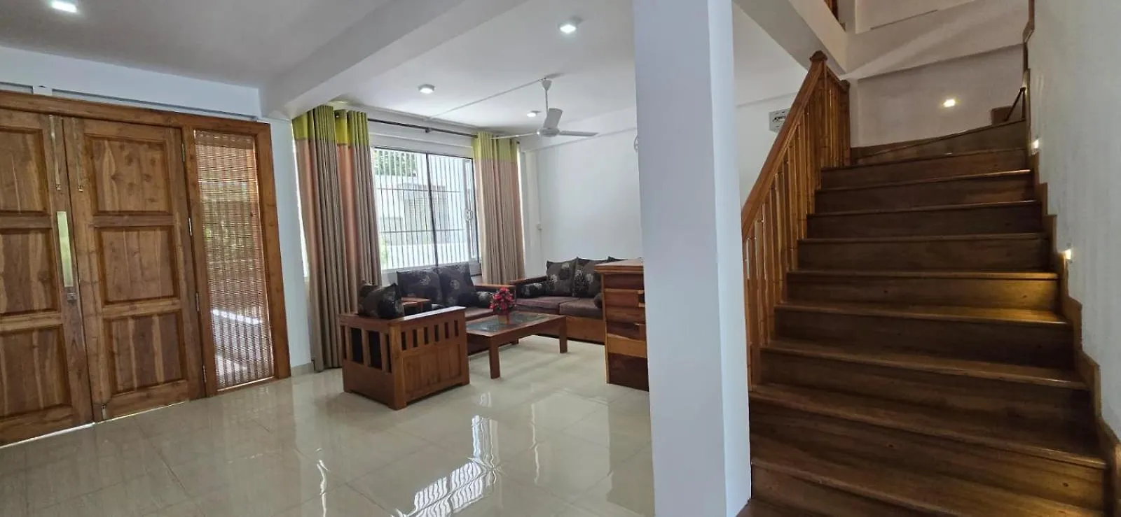 Kandy Grand Ocacia לינה וארוחת בוקר