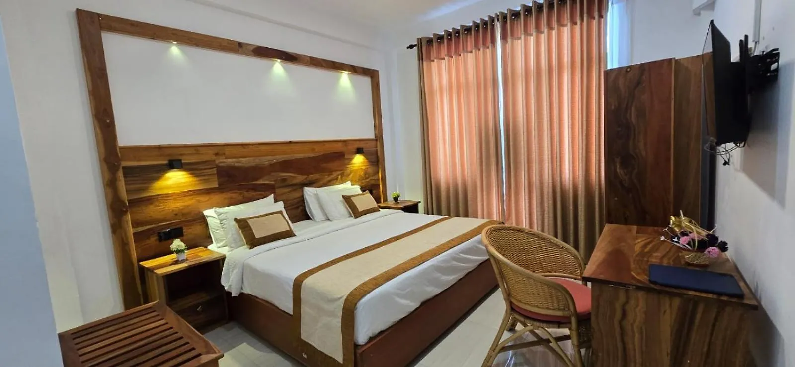 Kandy Grand Ocacia